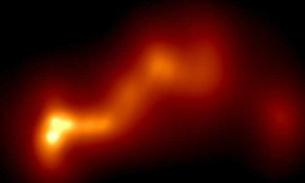 Dos agujeros negros supermasivos a punto de chocar en el centro de una galaxia