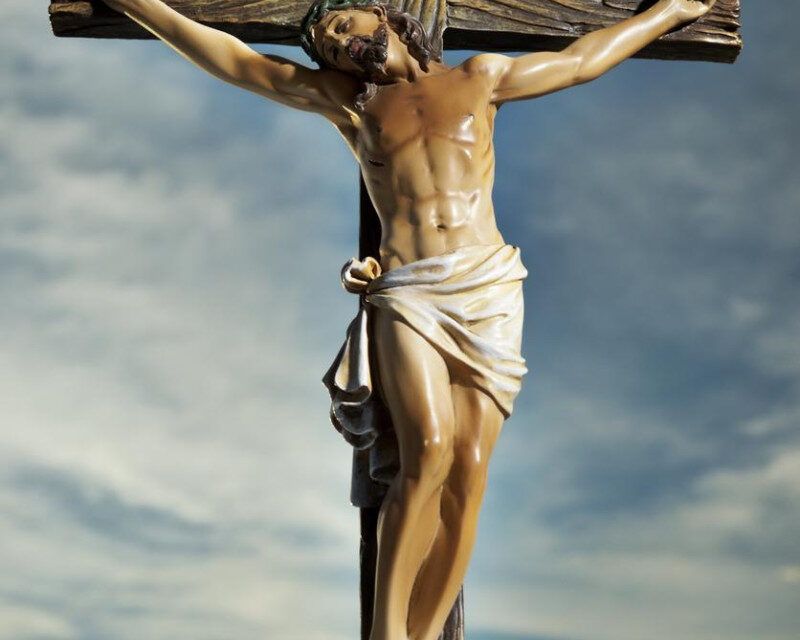Fiscalía de Ecuador abre indagación por presunto abuso sexual que involucraría a sacerdote