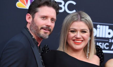 Muere de cáncer a los 48 años el exesposo y representante de Kelly Clarkson