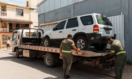 Alcaldía DN y Digesett intensifican retiro de chatarras en la capital y limpian ensanche Quisqueya