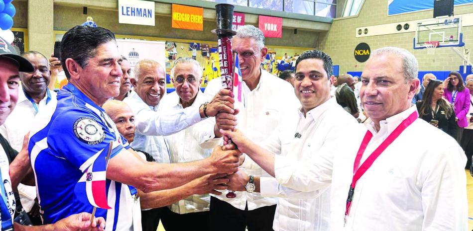 Vistosa ceremonia en la apertura de los juegos patrios de Nueva York
