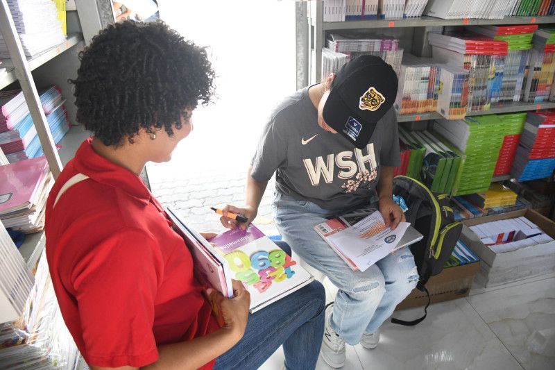 La venta de libros de texto va lenta a pocos días del inicio de las clases