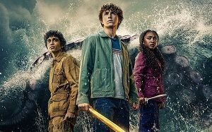 ‘Percy Jackson’ anuncia la producción de su temporada 3 (antes del estreno de la segunda) con una primera foto