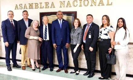 Senado reconoce a cuatro banilejos ejemplares por su legado en la educación y la cultura