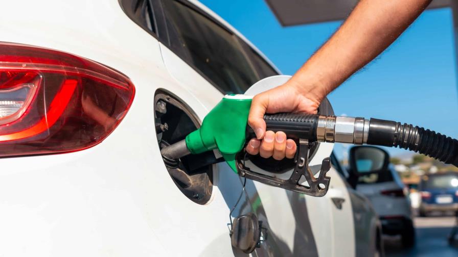 Cuatro combustibles bajarán de precios esta semana