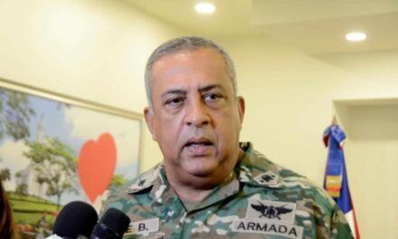Agreden a dos agentes de Migración; uno fue atacado a machetazos