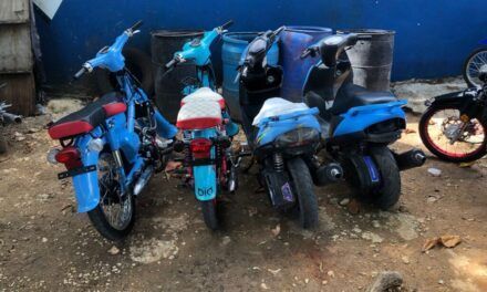 Policía incauta cuatro motocicletas y detiene a tres jóvenes que se preparaban para carreras clandestinas en La Romana