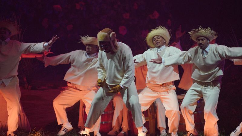 Termina la residencia de Bad Bunny en Puerto Rico y decoran «La casita» con luces navideñas