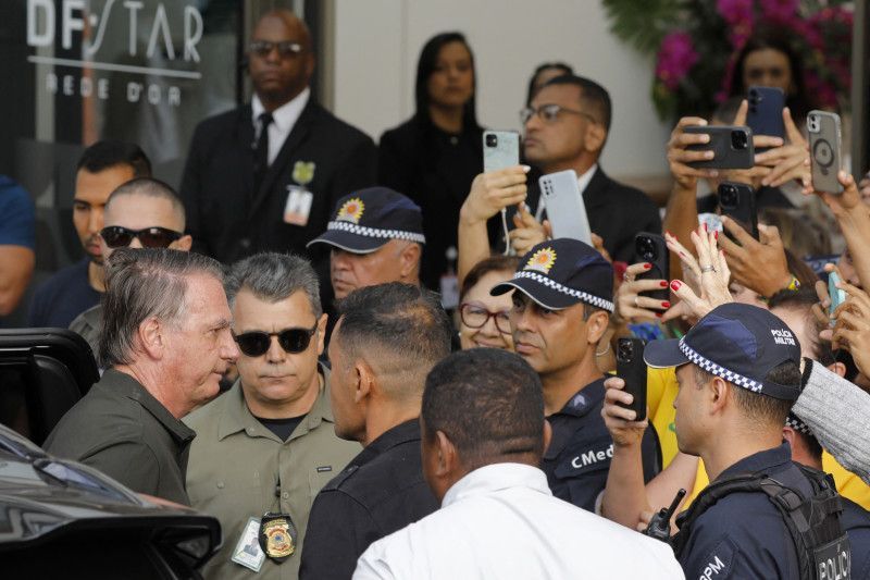 Bolsonaro deja prisión domiciliaria para examen médico tras ser condenado por golpismo