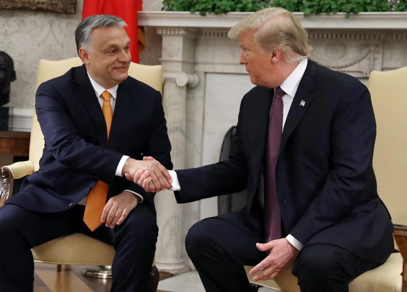 Tácticas de Trump contra la prensa reflejan las acciones de líderes autoritarios