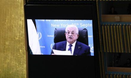 Abás: Los palestinos no van a irse de su tierra