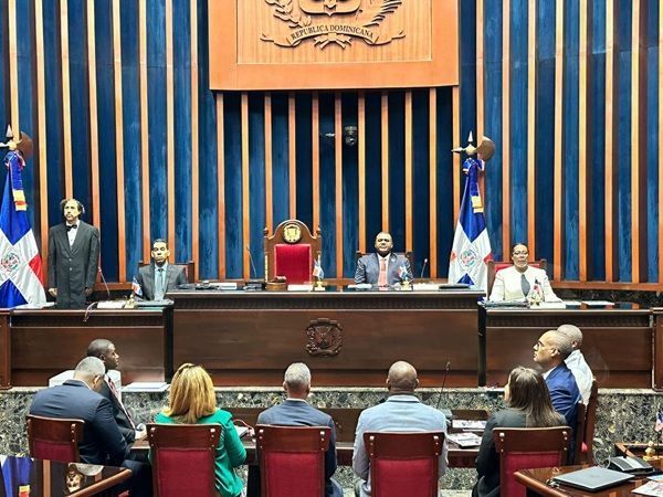 Policía Nacional a través del IPES realiza visita guiada al Senado fortaleciendo valores democráticos y seguridad ciudadana