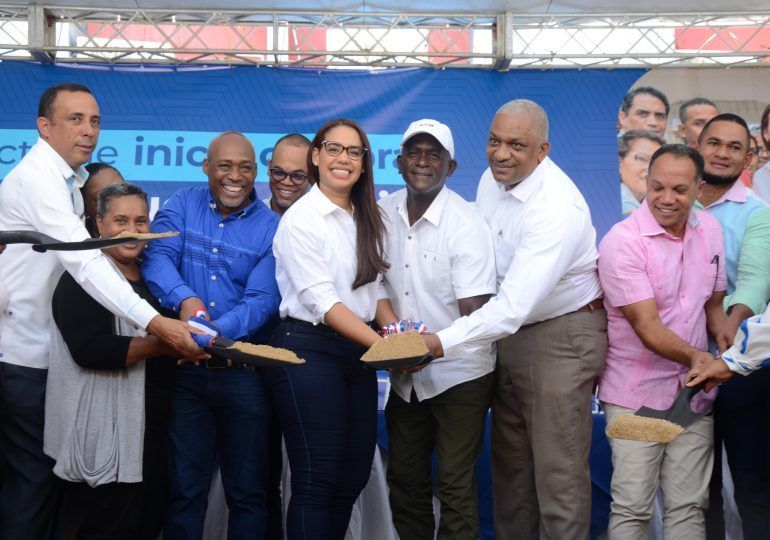 Alcaldesa de Santo Domingo Norte da primer palazo a 12 obras del Presupuesto Participativo