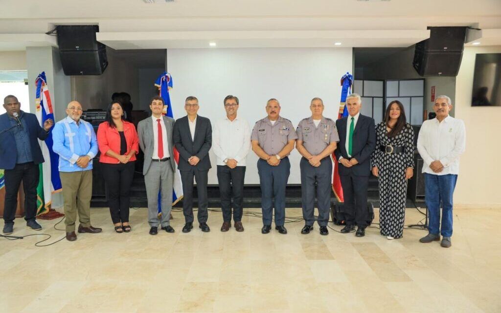 Policías Dominicanos y Delegación Chilena Conmemoran 215° Aniversario de las Fiestas Patrias de Chile
