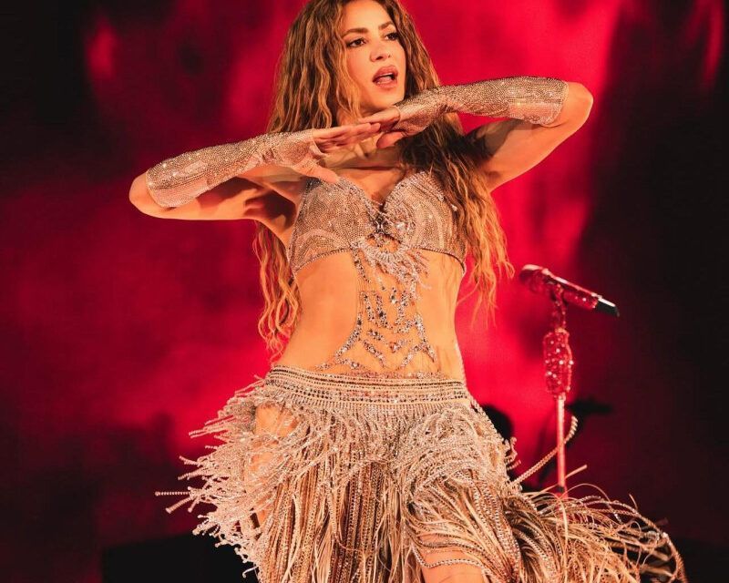 Shakira se presenta en Cali tras 19 años de ausencia esta vez con el Grupo Niche