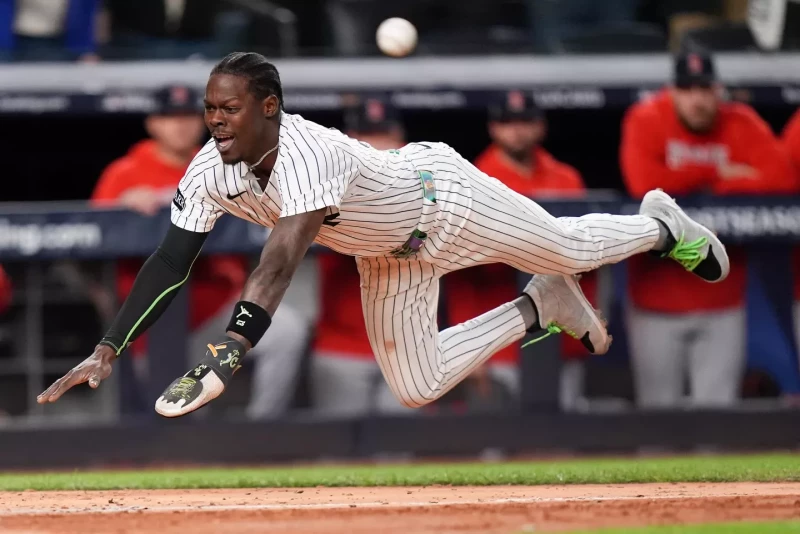 Yanquis superan a Boston 4-3 y envían la Serie de Comodines de la Liga Americana al decisivo Juego 3