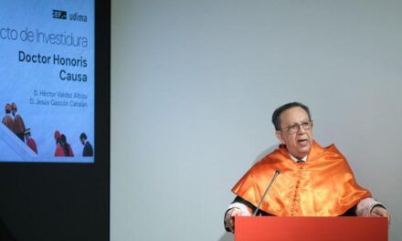 Universidad Española inviste como Doctor Honoris Causa a Valdez Albizu