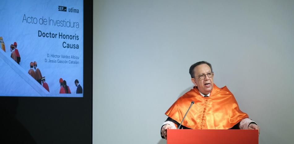Universidad Española inviste como Doctor Honoris Causa a Valdez Albizu