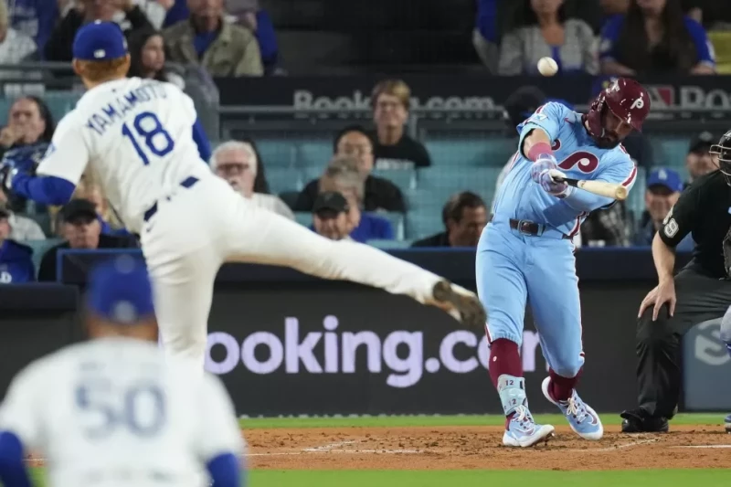 Filis vencen a los Dodgers y evitan barrida gracias a dos cuadrangulares de Schwarber