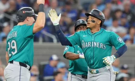 Marineros toman ventaja de 2-0, vencen a los Blue Jays con jonrones de Rodríguez, Polanco y Naylor