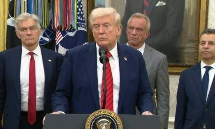 EE.UU. ataca a un submarino que transportaba drogas en el Caribe, dice Trump