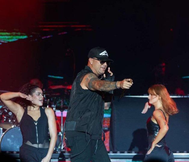 Wisin, Jowell y Randy en una noche «de perreo hasta abajo» en el Óvalo de la Feria Ganadera