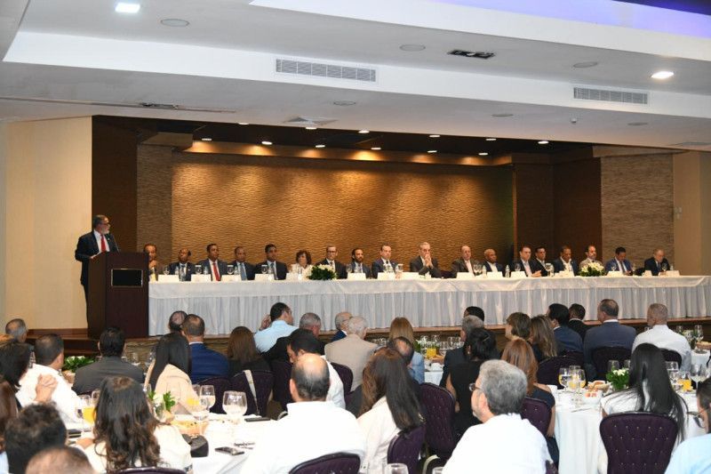 Comerciantes denuncian competencia desleal en RD y piden también sustituir la cesantía laboral