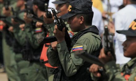 Chavistas denuncian plan de la CIA para atacar buque de EEUU