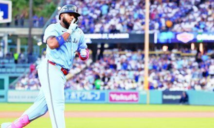 Vladimir Guerrero Jr. jonronea y los Azulejos igualan a dos triunfos la Serie Mundial