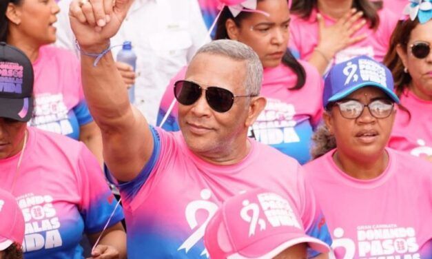 Franklin Romero realiza histórico aporte al Patronato de Lucha Contra el Cáncer del Nordeste