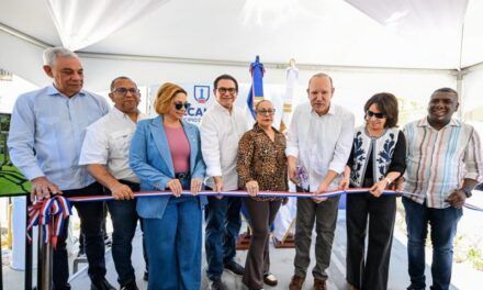Alcaldía de Santiago entrega remozado Parque Jardines del Yaque