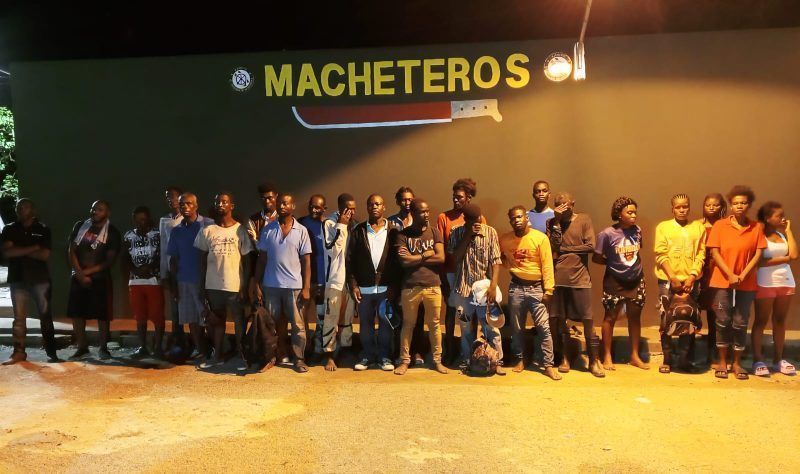 Detienen 25 migrantes haitianos que intentaban evadir puesto militar del Ejército en Monción, Santiago Rodríguez