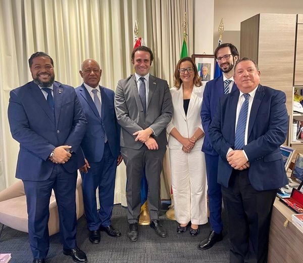 PRESIDENTE DE COOPNAMA RECONOCE LABOR DEL CUERPO CONSULAR DE LA EMBAJADA DE ITALIA EN EL PAÍS
