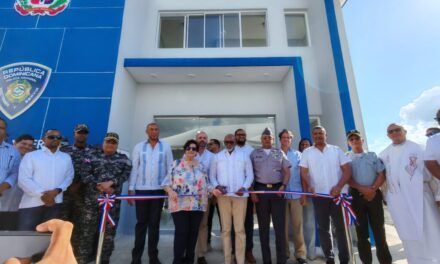 Gobierno entrega moderna Estación Policial en El Seibo