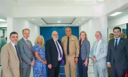 Delegación parlamentaria británica visita Migración para conocer estrategia migratoria del país