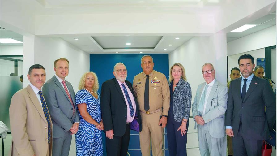 Delegación parlamentaria británica visita Migración para conocer estrategia migratoria del país
