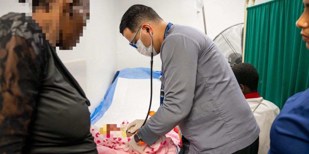 Migración fortalece atención médica y protección a niños en el Centro de Haina