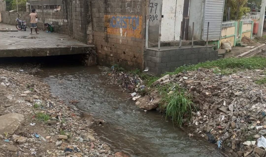 San Cristobal viviò lluvia de promesas tras daños por lluvias