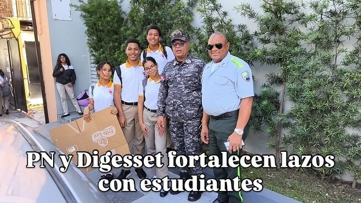 Policía Nacional y DIGESETT fortalecen lazos con estudiantes de la Escuela Parroquial Santa Rita
