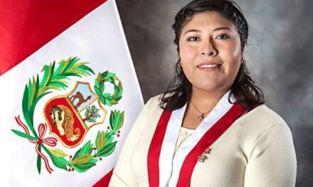 Justicia peruana ordena arrestar a exprimera ministra
