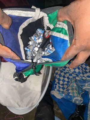 DICRIM Nigua arresta a joven y ocupa drogas durante allanamiento legal en San Gregorio de Nigua
