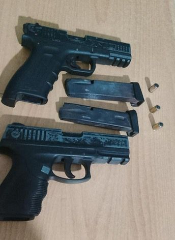 Policía Nacional detiene en flagrante a hombre con dos armas de fogueo durante patrullaje preventivo