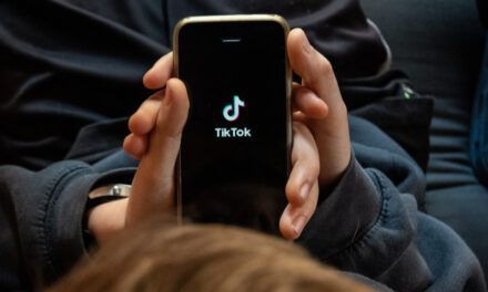 Francia investiga a TikTok por posible incitación de menores al suicidio
