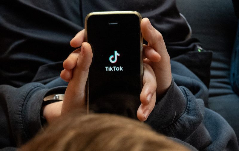 Francia investiga a TikTok por posible incitación de menores al suicidio