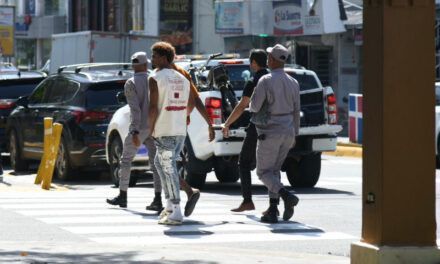 Residentes de San Cristóbal claman “Dios cuídame” antes de salir a las calles por temor a la delincuencia