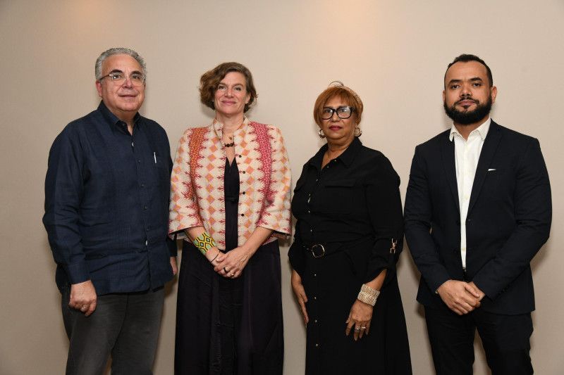 Es un crimen pagar más a deuda que a educación y salud