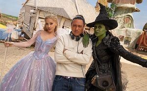 ‘Wicked: Parte II’: Jon M. Chu sobre el terror en la transformación de Elphaba: «Vemos monstruos nacer cada día»