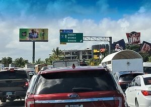 Un elevado a gritos en el cruce del Coco Bongo