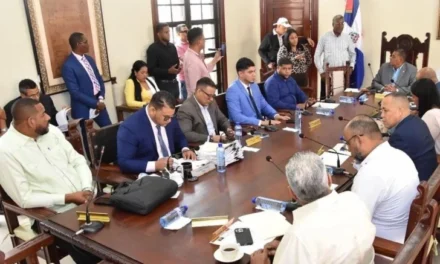 Ayuntamiento de San Francisco de Macorís declara tres días de duelo oficial por fallecimiento de Henry Hierro