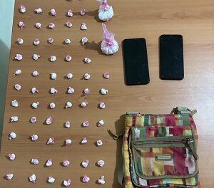 Policía Nacional apresa delincuente con drogas y orden de arresto por robo agravado